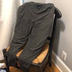 Athleta size 14 olive joggers